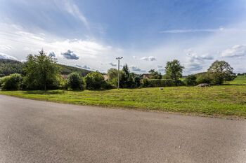 Prodej pozemku 1183 m², Obory