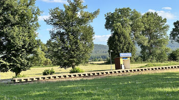 Prodej pozemku 981 m², Nesvačily