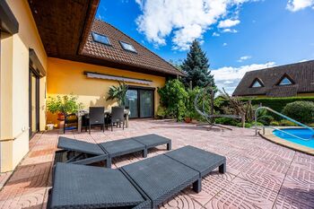 Prodej domu 232 m², Dolní Břežany