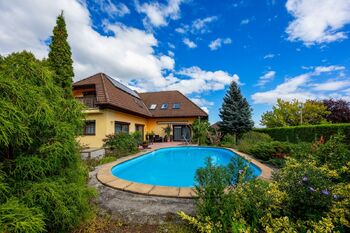 Prodej domu 232 m², Dolní Břežany