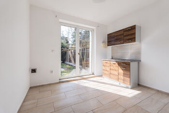 Pronájem domu 196 m², Zvole