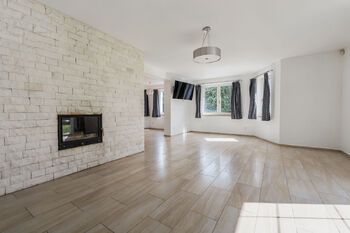 Pronájem domu 196 m², Zvole