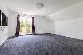 Pronájem domu 196 m², Zvole