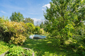 Zahrada, bazén - Prodej domu 90 m², Všetaty