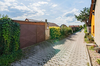 Garáž - Prodej domu 90 m², Všetaty