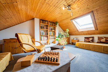 1. pokoj v podkroví - Prodej domu 90 m², Všetaty
