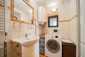 Koupelna - Prodej domu 90 m², Všetaty