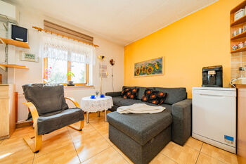 Obývací prostor - Prodej domu 90 m², Všetaty