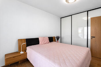 Prodej bytu 3+kk v osobním vlastnictví 90 m², Praha 10 - Hostivař