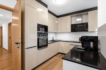 Prodej bytu 3+kk v osobním vlastnictví 90 m², Praha 10 - Hostivař