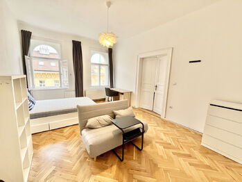 Pronájem bytu 1+1 v osobním vlastnictví 50 m², Praha 2 - Vinohrady