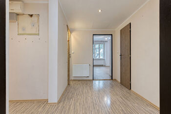 Předsíň - Prodej bytu 3+kk v osobním vlastnictví 63 m², Praha 3 - Žižkov