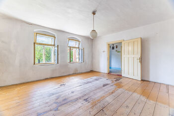 jedna z místností - Prodej domu 80 m², Hejná