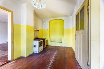 původní kuchyně - Prodej domu 80 m², Hejná