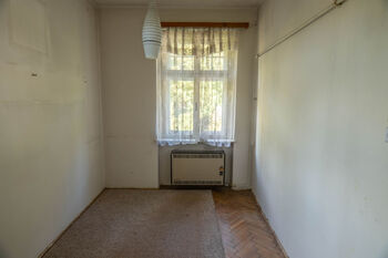 pokoj menší - Prodej bytu 2+1 v osobním vlastnictví 58 m², Děčín