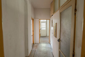 chodba bytu - Prodej bytu 2+1 v osobním vlastnictví 58 m², Děčín