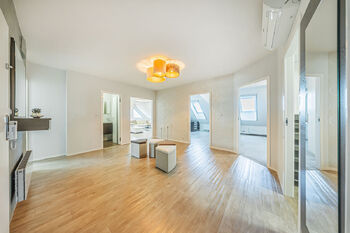 Prodej bytu 4+kk v osobním vlastnictví 123 m², Praha 9 - Kbely