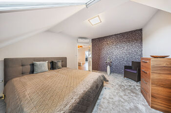 Prodej bytu 4+kk v osobním vlastnictví 123 m², Praha 9 - Kbely