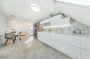 Prodej bytu 4+kk v osobním vlastnictví 123 m², Praha 9 - Kbely