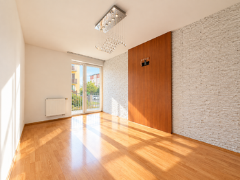 2.2. pokoj se vstupem na balkon - Pronájem bytu 3+kk v osobním vlastnictví 75 m², Praha 9 - Čakovice