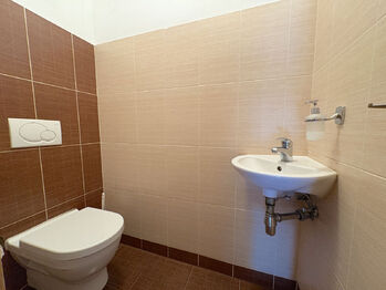 Samostatné WC - Pronájem bytu 3+kk v osobním vlastnictví 75 m², Praha 9 - Čakovice