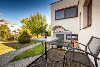 terasa z kuchyně - Prodej domu 191 m², České Budějovice