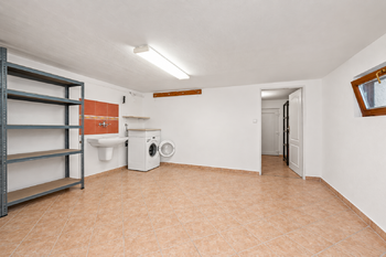 prádelna + sklad - 1.PP - Prodej domu 191 m², České Budějovice