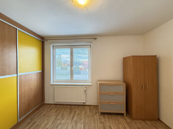 dětský pokoj - Prodej bytu 3+kk v osobním vlastnictví 77 m², Znojmo