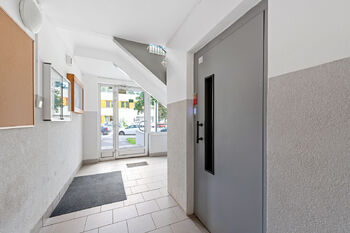 Prodej bytu 3+1 v osobním vlastnictví 74 m², Praha 9 - Střížkov