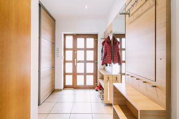 Zádveří domu - Prodej domu 120 m², Háje