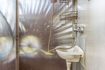 Sprchový kout - Prodej chaty / chalupy 35 m², Pnětluky