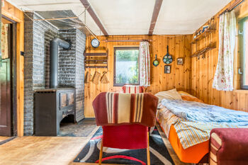 Obývací pokoj - Prodej chaty / chalupy 35 m², Pnětluky