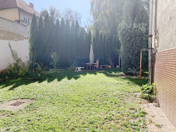 zahrada  - Prodej bytu 2+1 v osobním vlastnictví 48 m², Rakovník