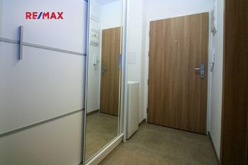 Pronájem bytu 1+kk v osobním vlastnictví 38 m², Praha 6 - Suchdol