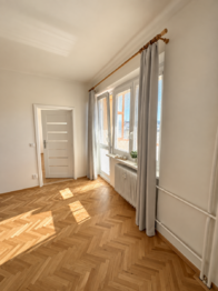 Vstup z OP do menšího pokoje - aktuální  stav - Prodej bytu 3+1 v družstevním vlastnictví 61 m², Teplice