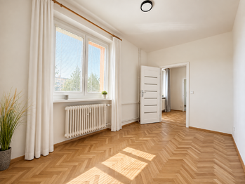 Menší pokoj - aktuální stav. - Prodej bytu 3+1 v družstevním vlastnictví 61 m², Teplice