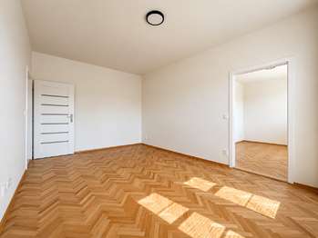 OP a vstup do menšího pokoje + do předsíně - aktuální stav - Prodej bytu 3+1 v družstevním vlastnictví 61 m², Teplice