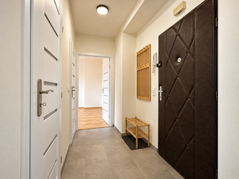 Předsíň bytu - aktuální stav - Prodej bytu 3+1 v družstevním vlastnictví 61 m², Teplice