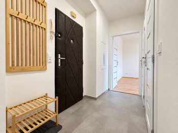 Předsíň bytu - aktuální stav. - Prodej bytu 3+1 v družstevním vlastnictví 61 m², Teplice