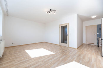 Pronájem bytu 1+kk v osobním vlastnictví 37 m², Praha 9 - Černý Most