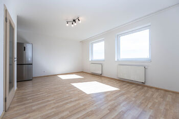 Pronájem bytu 1+kk v osobním vlastnictví 37 m², Praha 9 - Černý Most