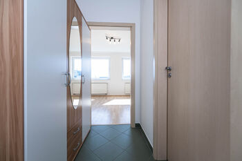 Pronájem bytu 1+kk v osobním vlastnictví 37 m², Praha 9 - Černý Most
