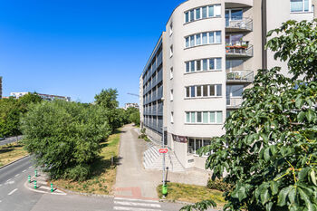 Pronájem bytu 1+kk v osobním vlastnictví 37 m², Praha 9 - Černý Most