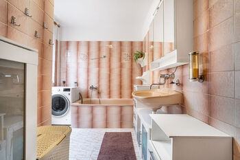 Prodej domu 200 m², Puklice