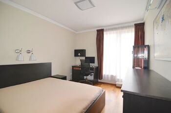 ložnice s výstupem na terasu - Pronájem bytu 2+kk v osobním vlastnictví 68 m², Praha 5 - Jinonice