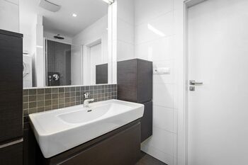 koupelna - Pronájem bytu 2+kk v osobním vlastnictví 68 m², Praha 5 - Jinonice