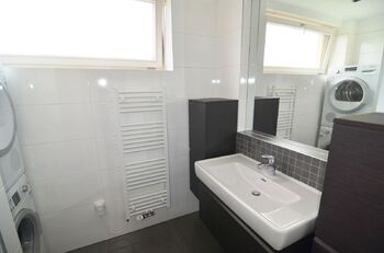 koupelna - Pronájem bytu 2+kk v osobním vlastnictví 68 m², Praha 5 - Jinonice