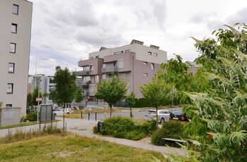 dům se solárními panely - Pronájem bytu 2+kk v osobním vlastnictví 68 m², Praha 5 - Jinonice