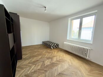 Pronájem bytu 3+1 v osobním vlastnictví 79 m², Praha 9 - Kbely