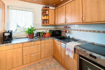 kuchyň přízemi - Prodej domu 120 m², Rathmannsdorf
